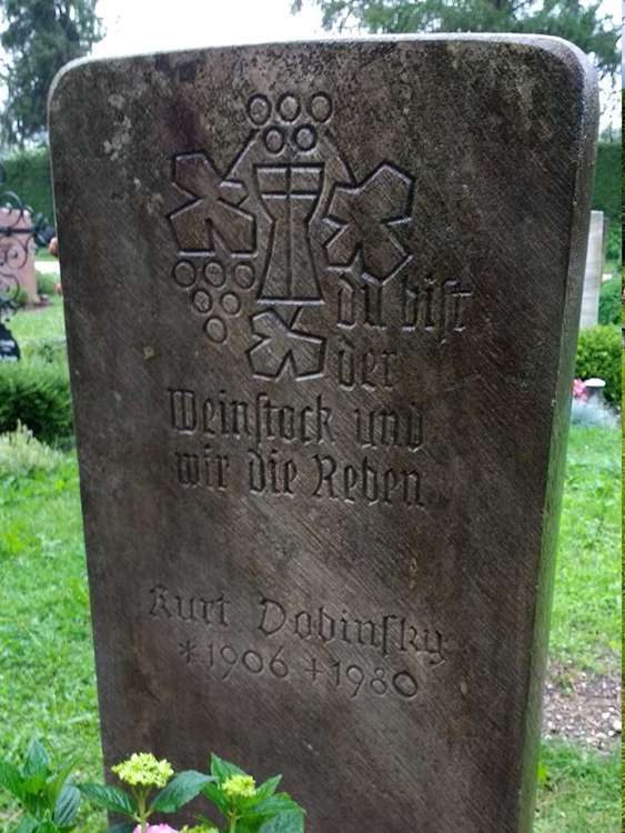 Reinigung / Imprägnierung / Schrift erneuern